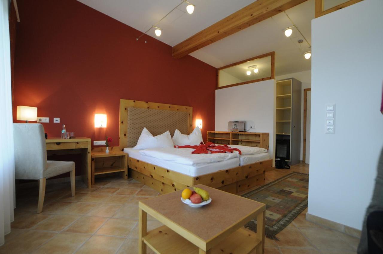 Mayer - Wirtshaus Und Dorfhotel سانكت مارتن ام غريم المظهر الخارجي الصورة