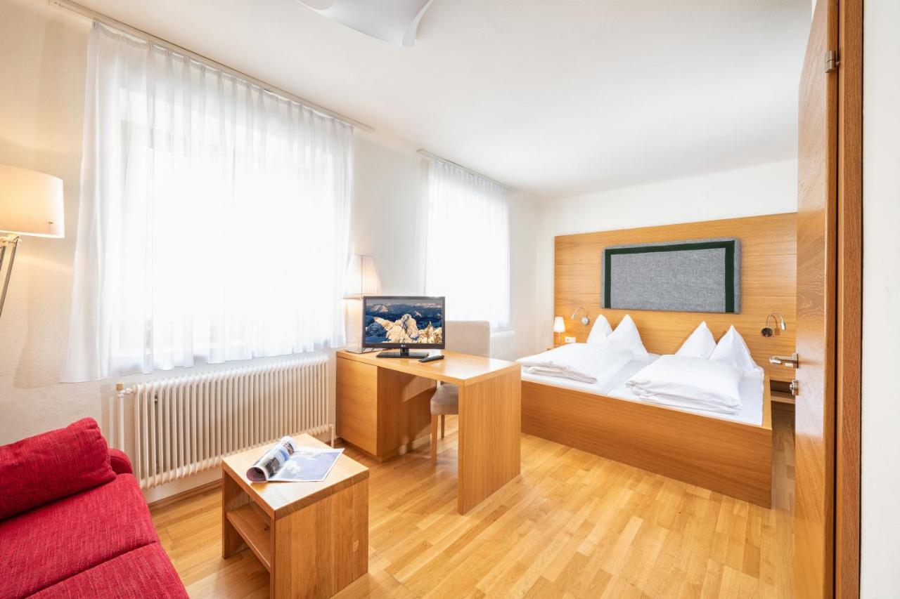 Mayer - Wirtshaus Und Dorfhotel سانكت مارتن ام غريم المظهر الخارجي الصورة